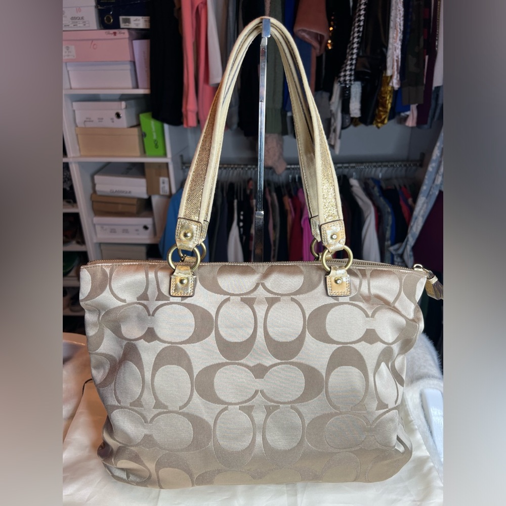 Authentic Coach bag - Picture 13 of 16